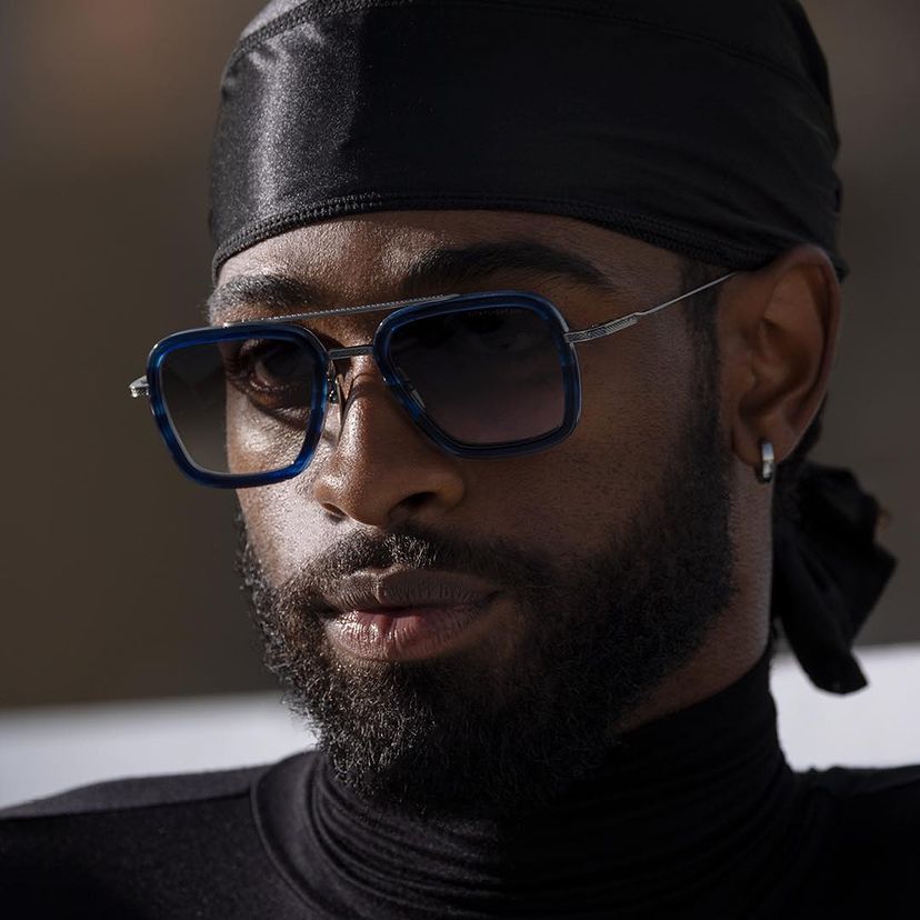 Dita Flight 006 On Face Sun – Visionist - Main Image